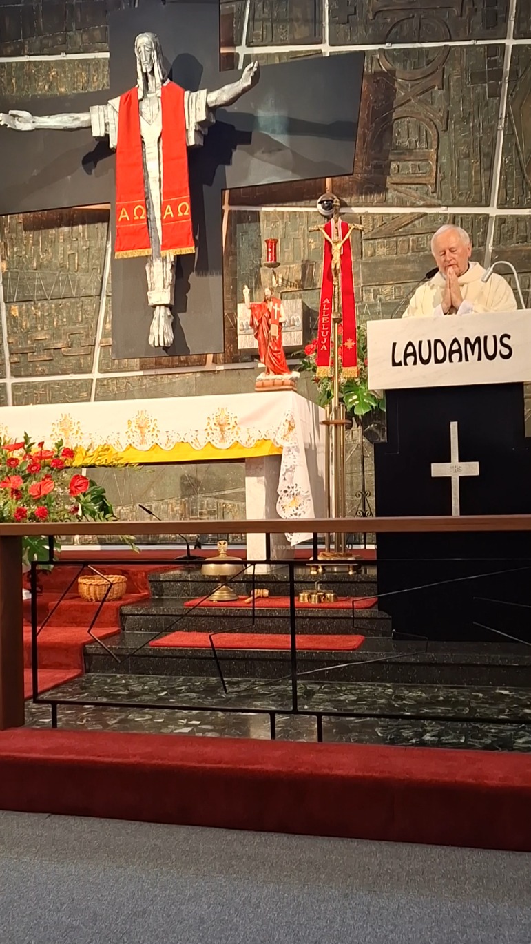 Fot.: @VaticanJP2