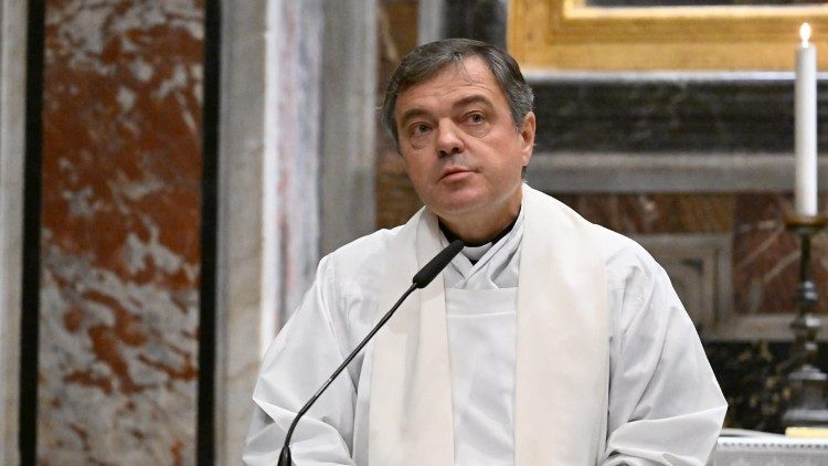 Commovente omelia di Don Nocoń presso la tomba di San Giovanni Paolo II nell’anniversario della sua elezione al Soglio di Pietro